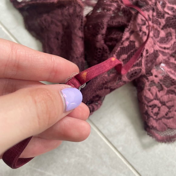 Boohoo Burgundy Lace Bodysuit - Picture 4 of 6